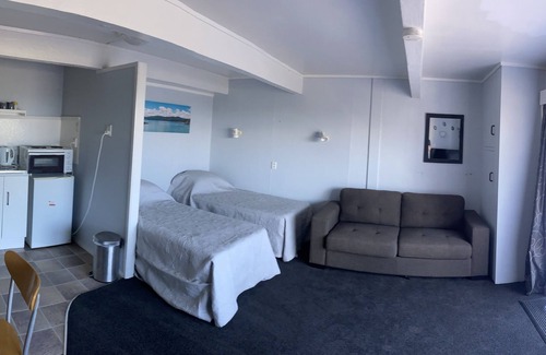 Waihau Bay Apartment | Oceanview at Oruaiti Beach in Waihau Bay