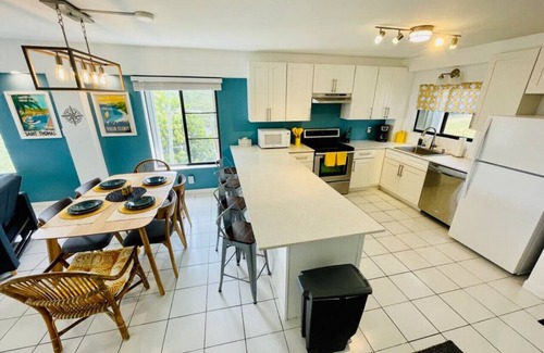 Rosendal Condo | Oceanview - Beautifully Updated 2 Bedroom Condo