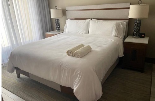 Oyster Pond Resort | Oceanview Condo , 5 minute walk to Dawn Beach & use of Marriot's amenities!