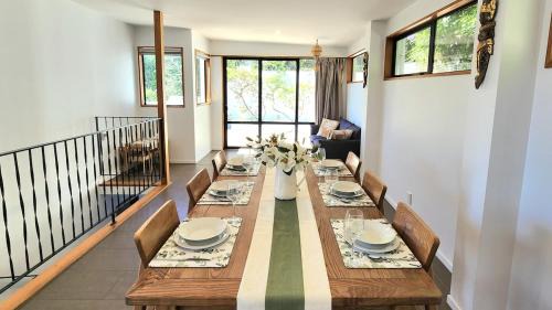 Sumner House | Oceanview Luxury 3BRM Family Retreat