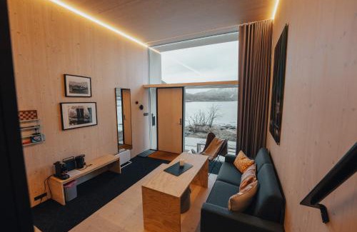 Flakstad Apartment | Oceanview Mini-House - Stunning Views