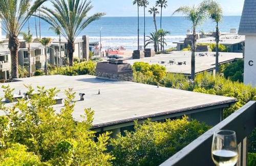 Townsite Apartment | Oceanview Retreat - Steps to the Beach, Heated Pool, walk everywhere