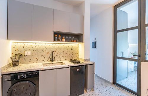 Batroun Apartment | Ochra - Stylish 2-BR Apt & Balcony in Batroun