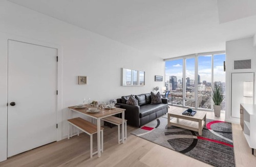 Logan Square Apartment | OCS 1908 · 1BR| Center City Luxury Apt w/ Gym|View|Location!