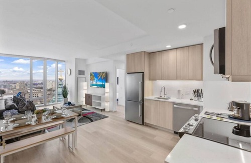 Logan Square Apartment | OCS 1908 · 1BR| Center City Luxury Apt w/ Gym|View|Location!