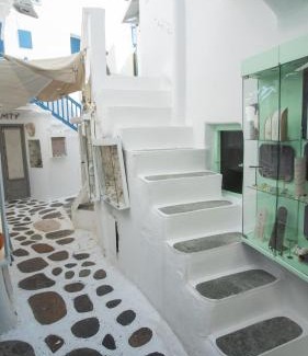 Little Venice Apartment | Oculus Mykonos Venice Suites by Live&Travel