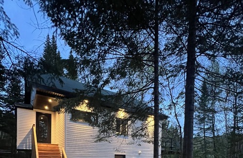 St-Adolphe-d'Howard Cottage | ODEUX - lake front Chalet