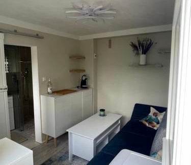 Offenbach am Main House | OF Rent - Zimmer mit Bad in Offenbach 12km bis Frankfurt Zentrum