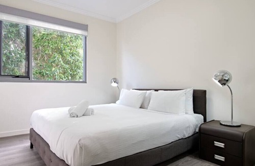 Warrawee Apartment | ❤ of Warrawee | Large Premium Apartment | Parking