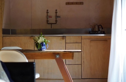 Gillingham Cabin | Off-grid Cabin, Outdoor Bath, 15 min from Bruton