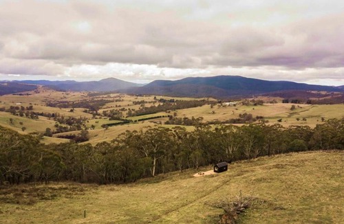Oberon Council House | Off-Grid Cabin Surrounded by Nature - Emillie