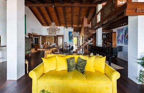 De Bruynewijk Villa | Off-Grid Oceanfront Villa