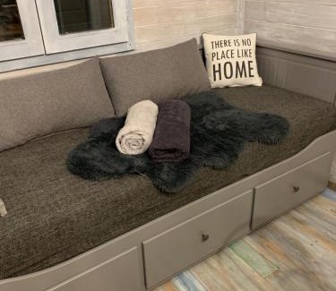 Sikonda Apartment | Off mode - Erdei faház a tóparton