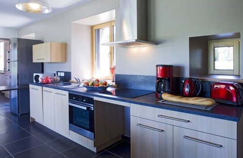 Quelneuc Cottage | OFFER: 8-person gîte with year-round heated indoor pool.