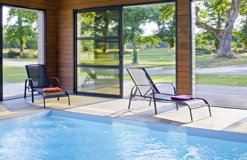 Quelneuc Cottage | OFFER: Very nice cottage with indoor pool heated all year round to 29°.