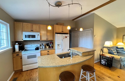 Piney Island House | Ohana Sunrise - Close to the beach - Linens and Towels are provided.