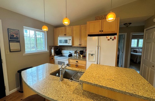 Piney Island House | Ohana Sunrise - Close to the beach - Linens and Towels are provided.