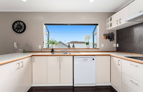 Ohope House | Ohope Palms - Ohope Holiday Home