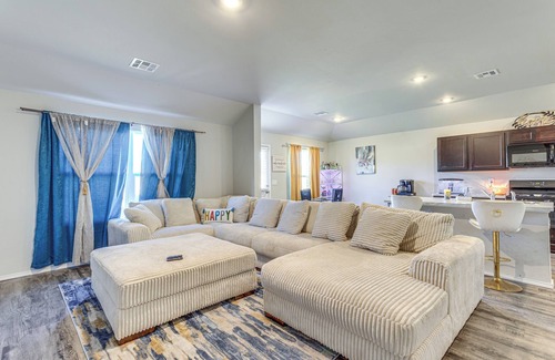 Yukon House | OKC Area Home: 22 Mi to Downtown