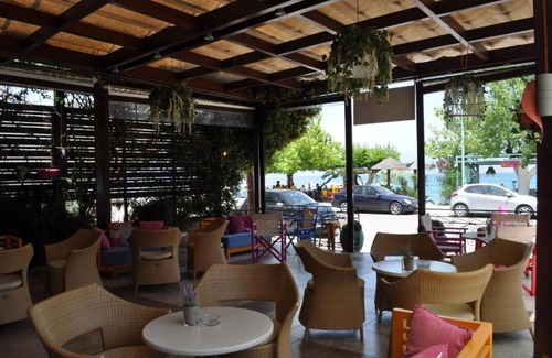 Kamena Vourla Apartment | Okeania Seafront Rooms in Kamena Vourla
