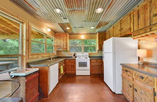Canyon Lake Cottage | Ol` Greengo on the Horseshoe - Guadalupe Riverfront