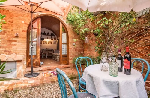 Siena House | old barn on Via Francigena