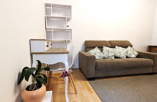 Marly-le-Roi Apartment | Old City peaceful retreat near Royal Park,15min Versailles, 5min Paris train