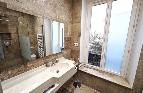 Marly-le-Roi Apartment | Old City peaceful retreat near Royal Park,15min Versailles, 5min Paris train