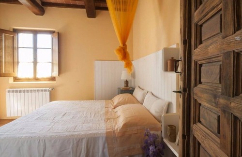 Monte San Savino Other | Old farmhouse surrounded by olive groves, near the village, 5 places, floor1,with swimming pool