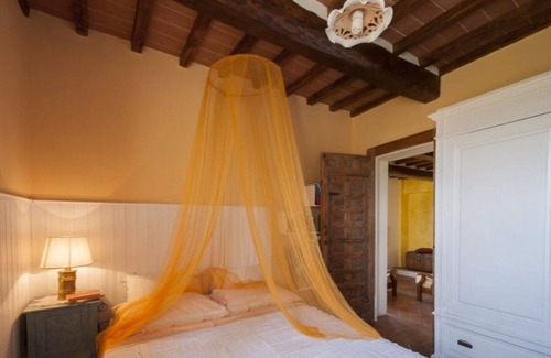Monte San Savino Other | Old farmhouse surrounded by olive groves, near the village, 5 places, floor1,with swimming pool