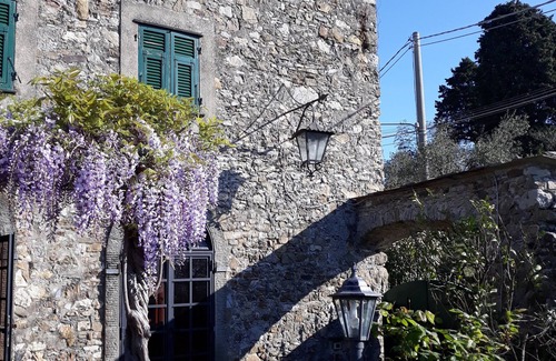 Vezzano Ligure Cottage | Old farmhouse with romantic garden in medieval setting, near the 5Terre.