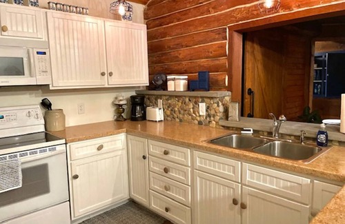 Sturgeon Bay Cabin | Old Fashioned Suite - Cottage on the shores of Lake Michigan