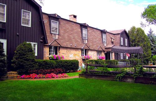 Intervale Hotel | Old Field House