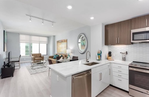 Woodmont Triangle Apartment | Old Georgetown Road | Nr bars & cafes| NIH Nearby| by GLS