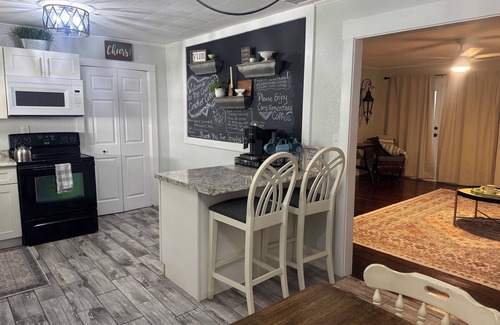 Homosassa House | Old Homosassa Living! Seconds to all the action!