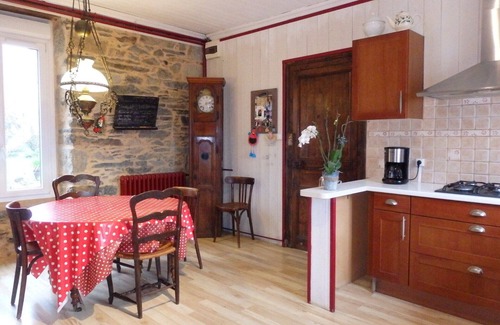 Brasparts House | Old house with private garden, possibility of hosting horses.