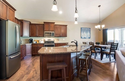 Camdenton Villa | Old Kinderhook Resort & Spa Newer 4br 3ba Villa On 12th Green Golfing & Boating