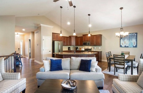 Camdenton Villa | Old Kinderhook Resort & Spa Newer 4br 3ba Villa On 12th Green Golfing & Boating