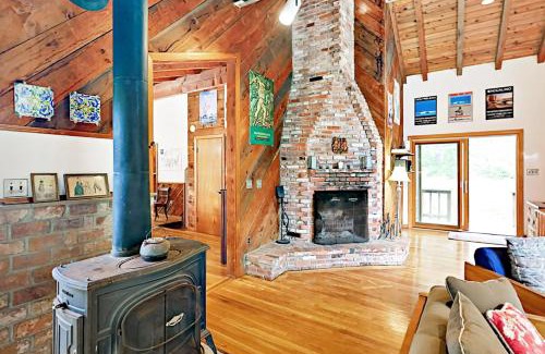 Wellfleet House | Old Kings Hideout