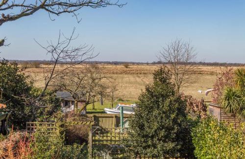 Irstead House | Old Lion Cottage