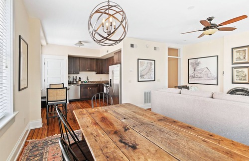 North Downtown Apartment | Old Met #202 | 1 BR Corner View Overlooking Downtown Mall