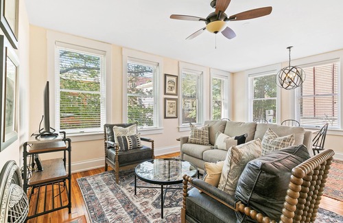 North Downtown Apartment | Old Met #202 | 1 BR Corner View Overlooking Downtown Mall