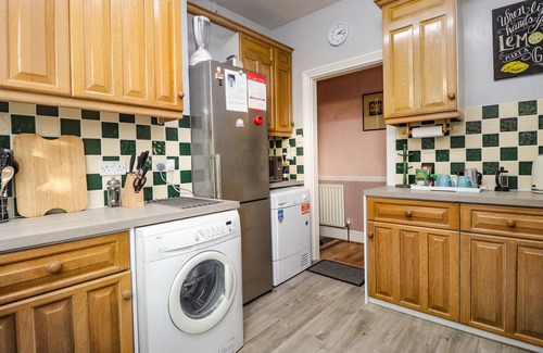 Willesborough House | OLD POST OFFICE, pet friendly, character holiday cottage in Hamstreet