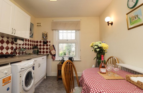 Willesborough House | OLD POST OFFICE, pet friendly, character holiday cottage in Hamstreet