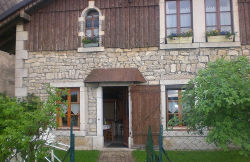 La Chenalotte Apartment | old renovated Comtoise farm in La Chenalotte, a village 20 km from Switzerland
