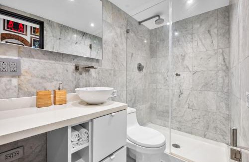 Catedral Apartment | Old San Juan Art Loft Fast Wifi Near El Morro