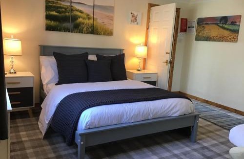 Burray Bed & Breakfast | Old School - Exclusive 5 Room private suite