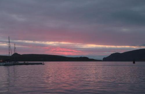 Valentia Island House | Old Stone Cottage at Valentia Island Escape