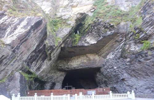 Valentia Island House | Old Stone Cottage at Valentia Island Escape