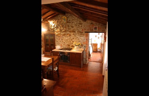 Sinalunga Villa | Old stone farmhouse with large, green, private garden and swimming pool. Perfect for 2 couples or a